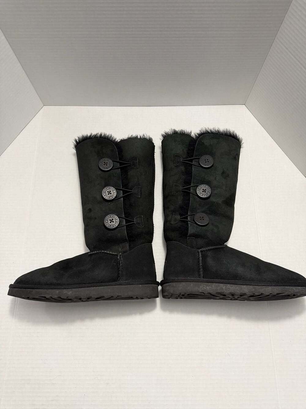 UGG Australia Bailey Button Black Suede Boots Size 7